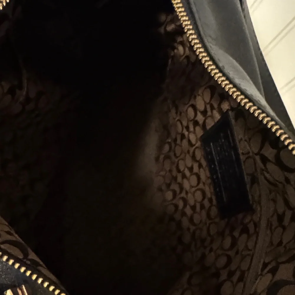 Coach Black Leather Hobo Shoulder Bag with Gold Hardware - Picture 6 of 7